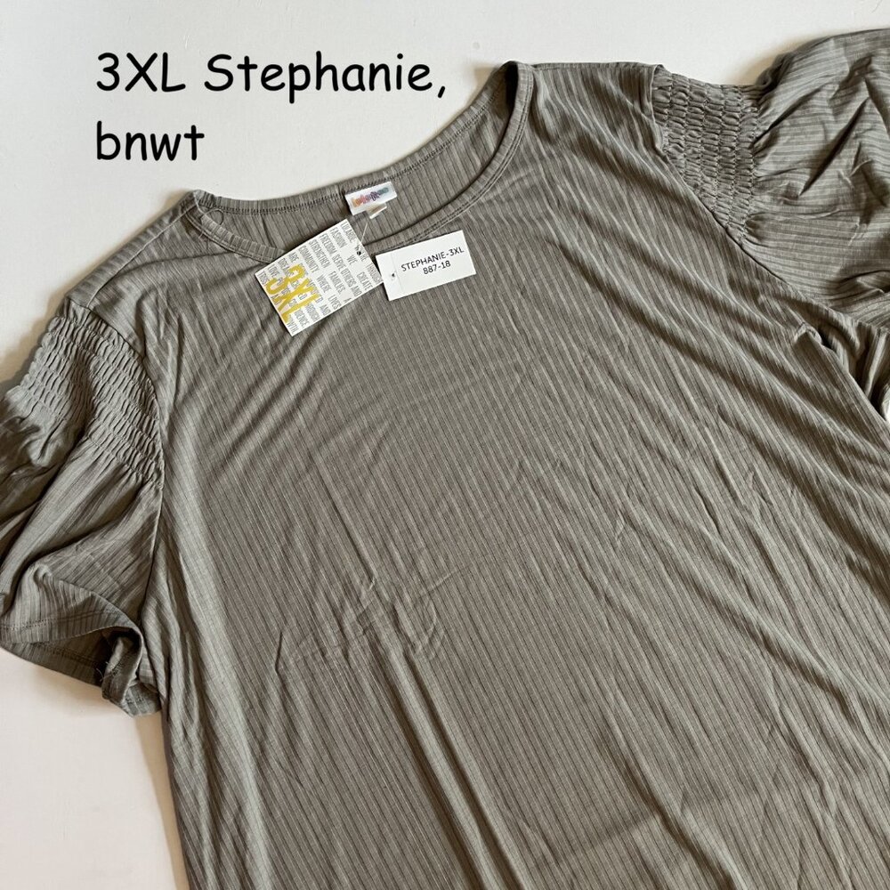 LuLaRoe Stephanie Short Sleeve Top Gray NWT